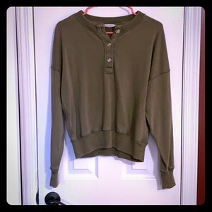 ⭐American Eagle Cropped 3/4 Button Sweatshirt Top